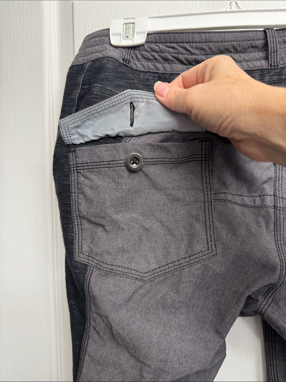 Lululemon Ride On Pants Black/Fossil Size 10 EUC - Picture 7 of 8
